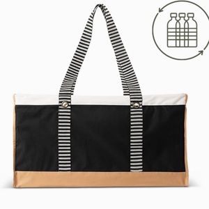 31 Large Utility Tote with Standing Insert New with out Tags